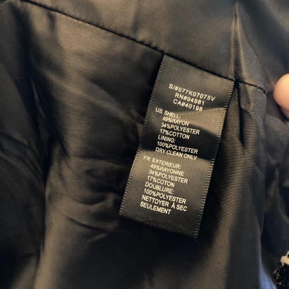 Mid-Waist button down embroidered jacket - Picture 7 of 9